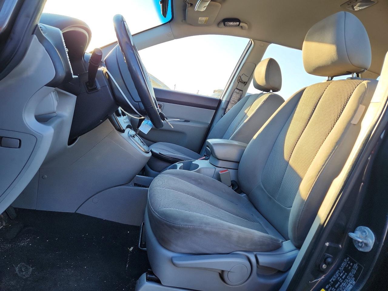 2008 KIA RONDO