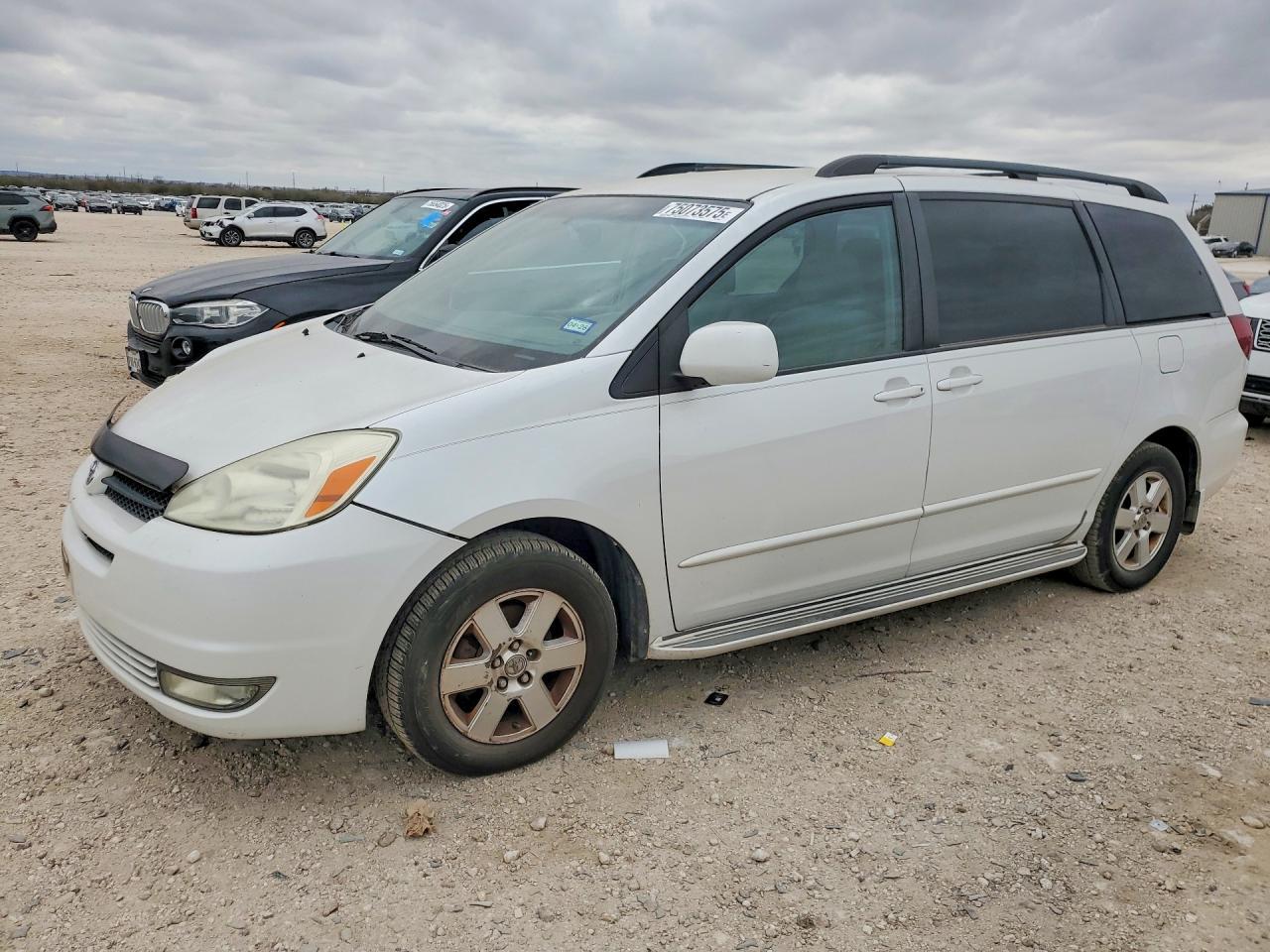 2004 TOYOTA SIENNA