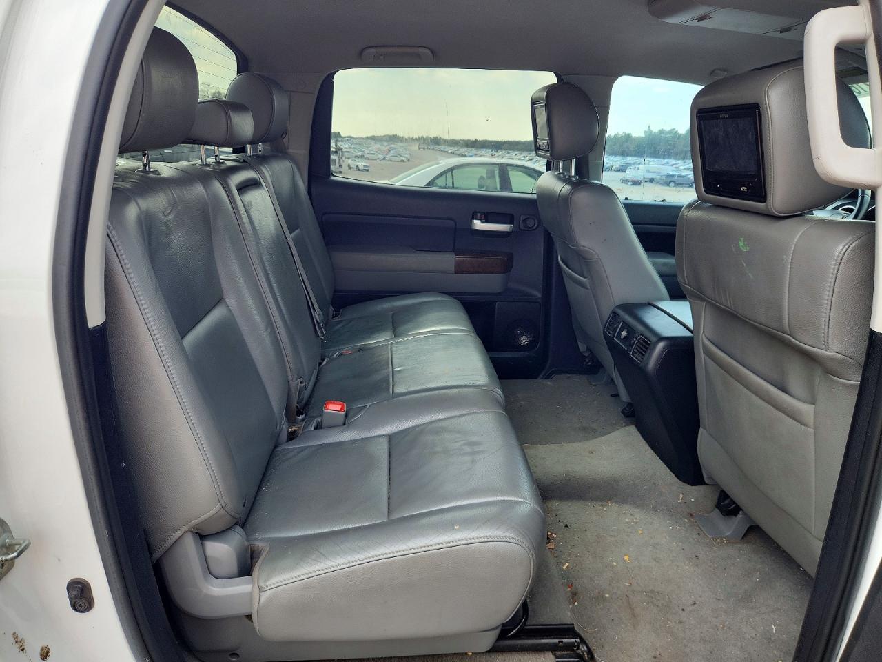 2011 TOYOTA TUNDRA
