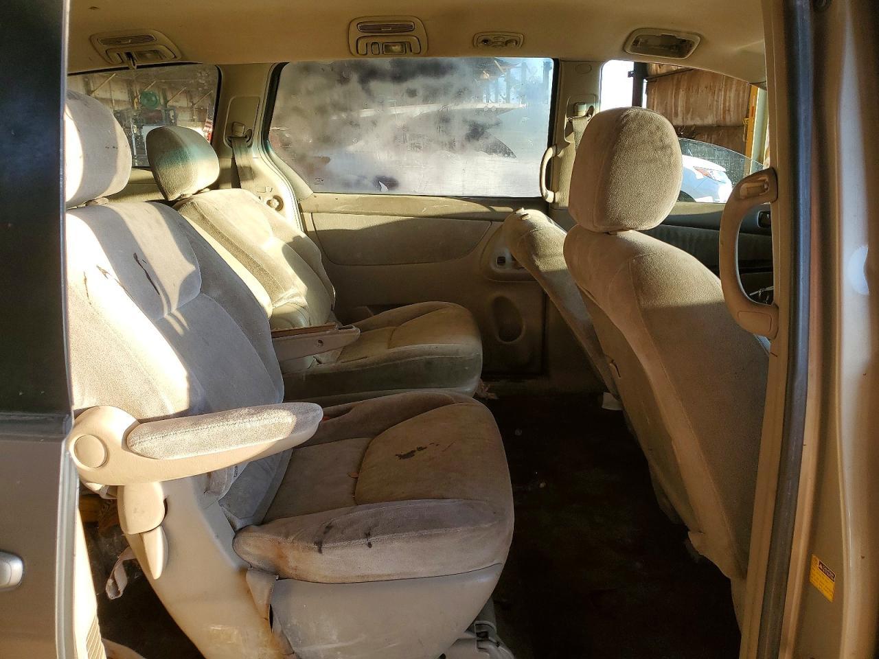 2004 TOYOTA SIENNA