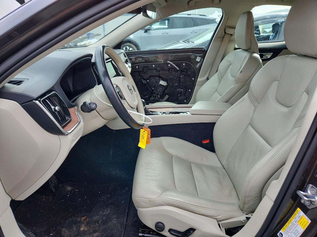 2021 VOLVO S60