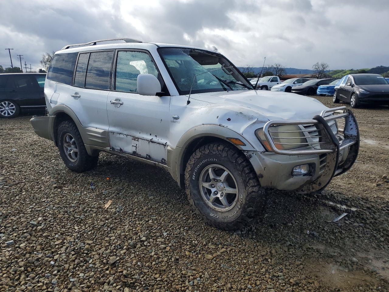 2002 MITSUBISHI Montero