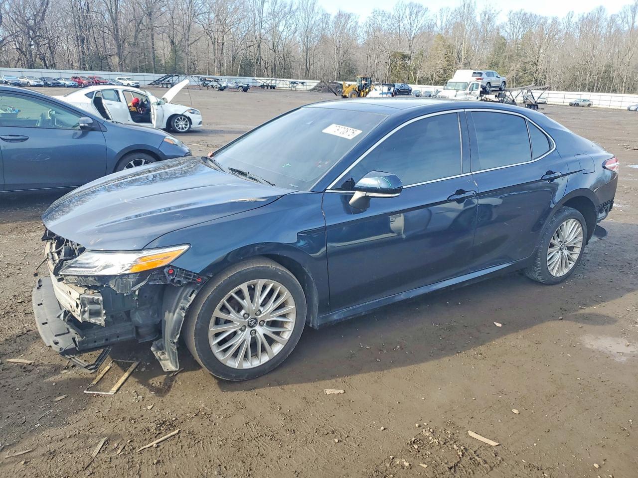 2018 TOYOTA CAMRY
