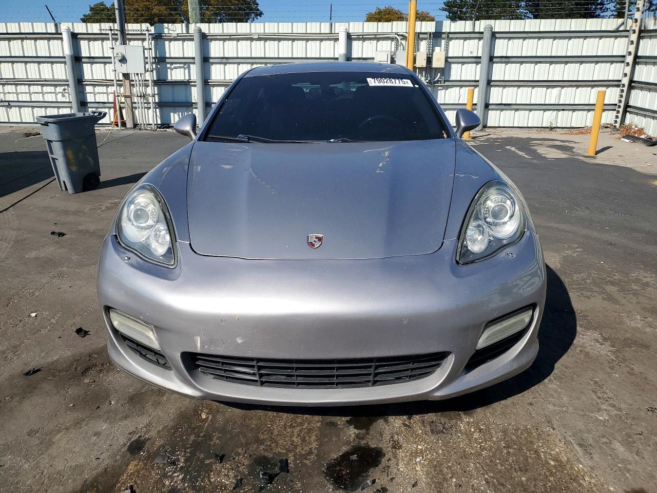2011 PORSCHE Panamera