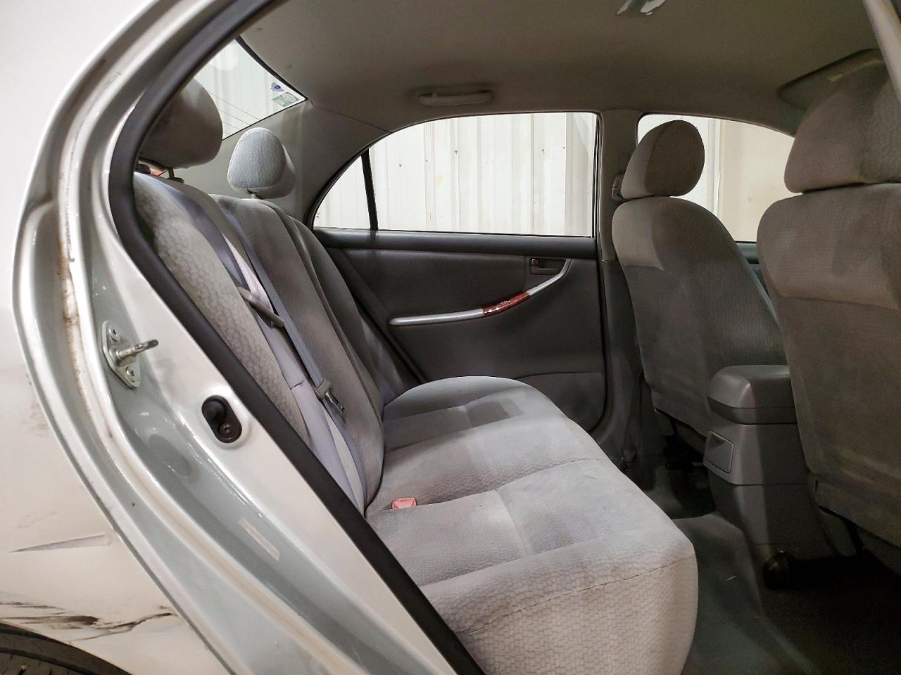 2004 TOYOTA COROLLA