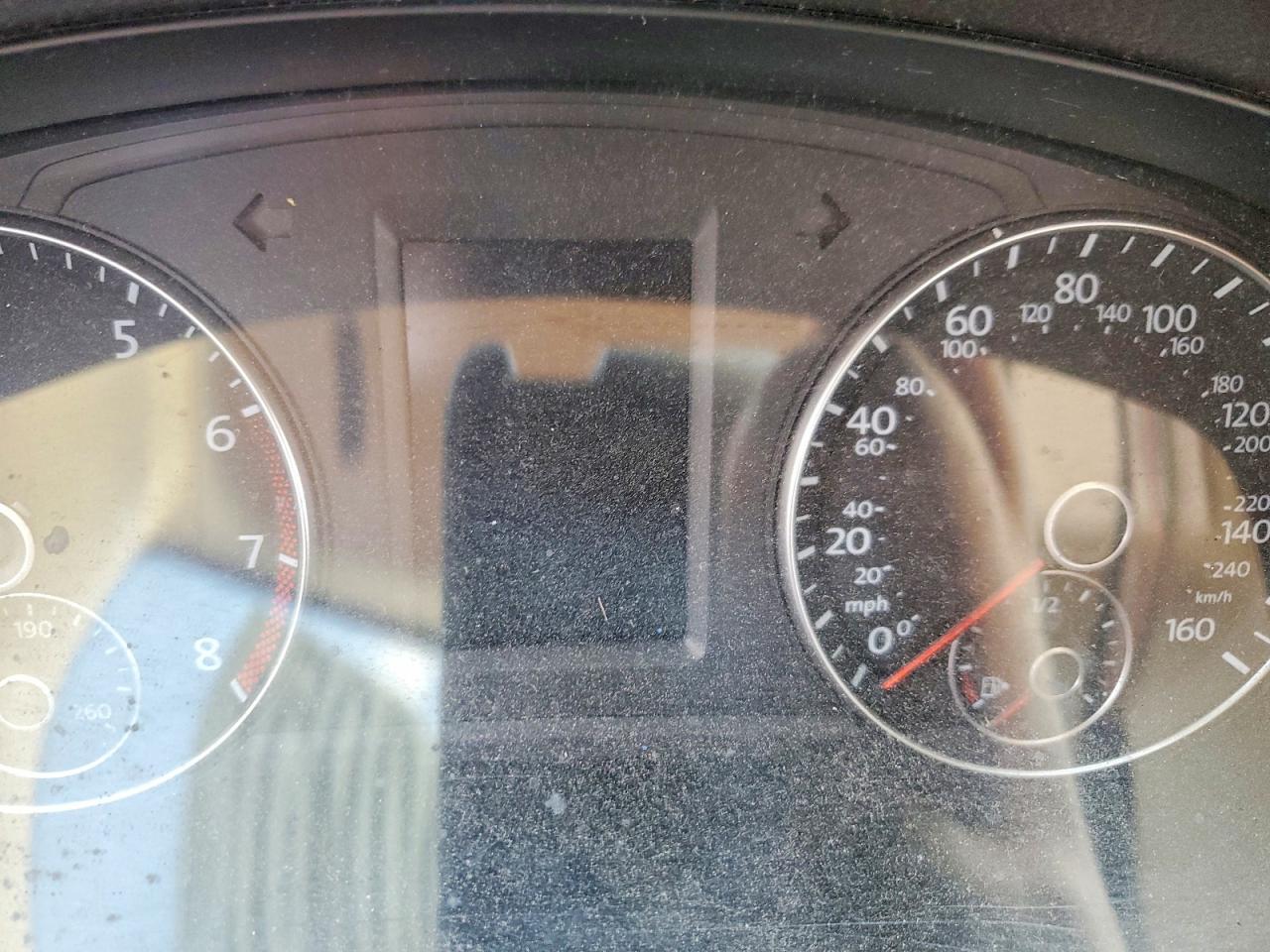 2013 VOLKSWAGEN Passat