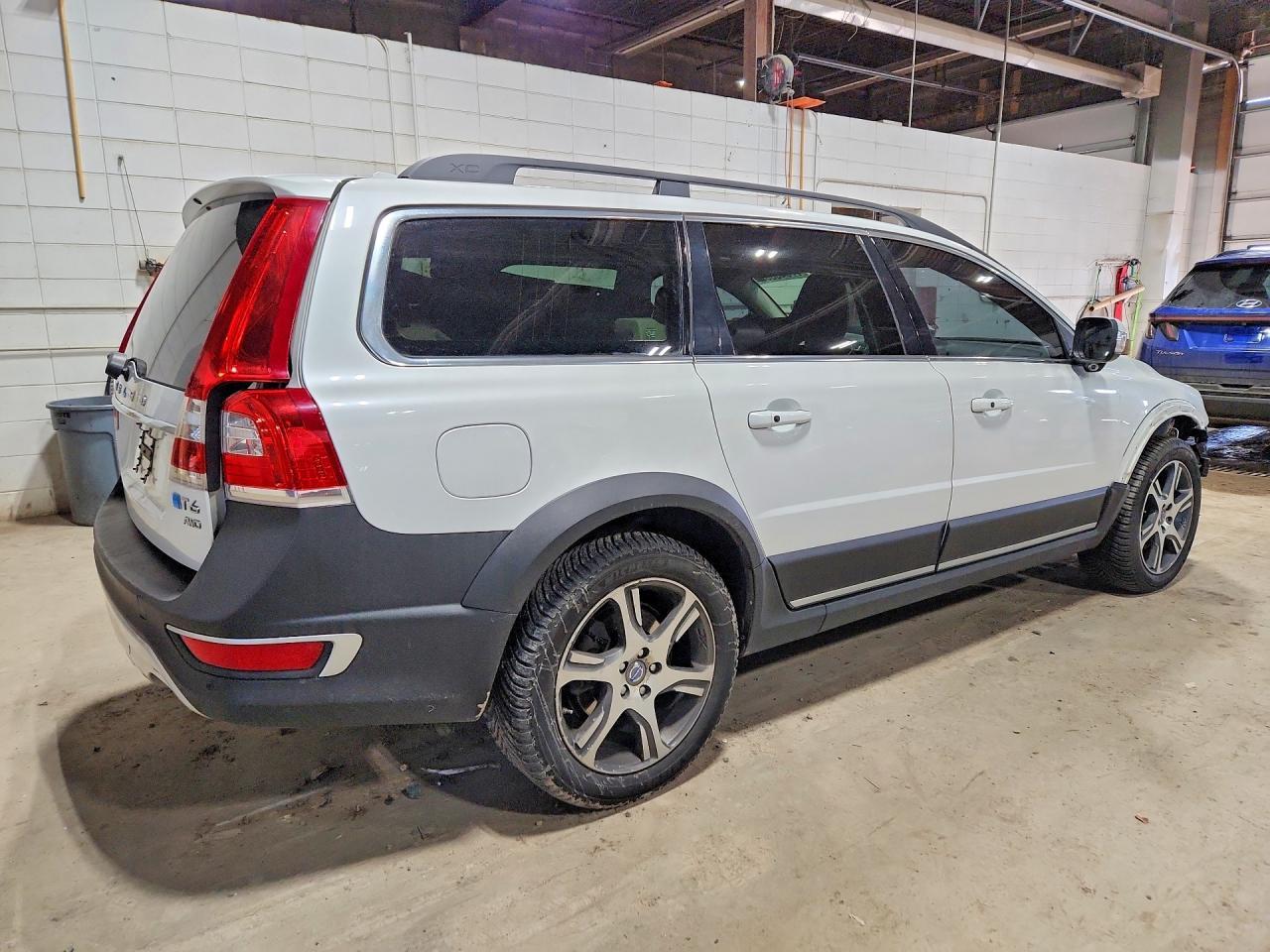 2014 VOLVO XC70