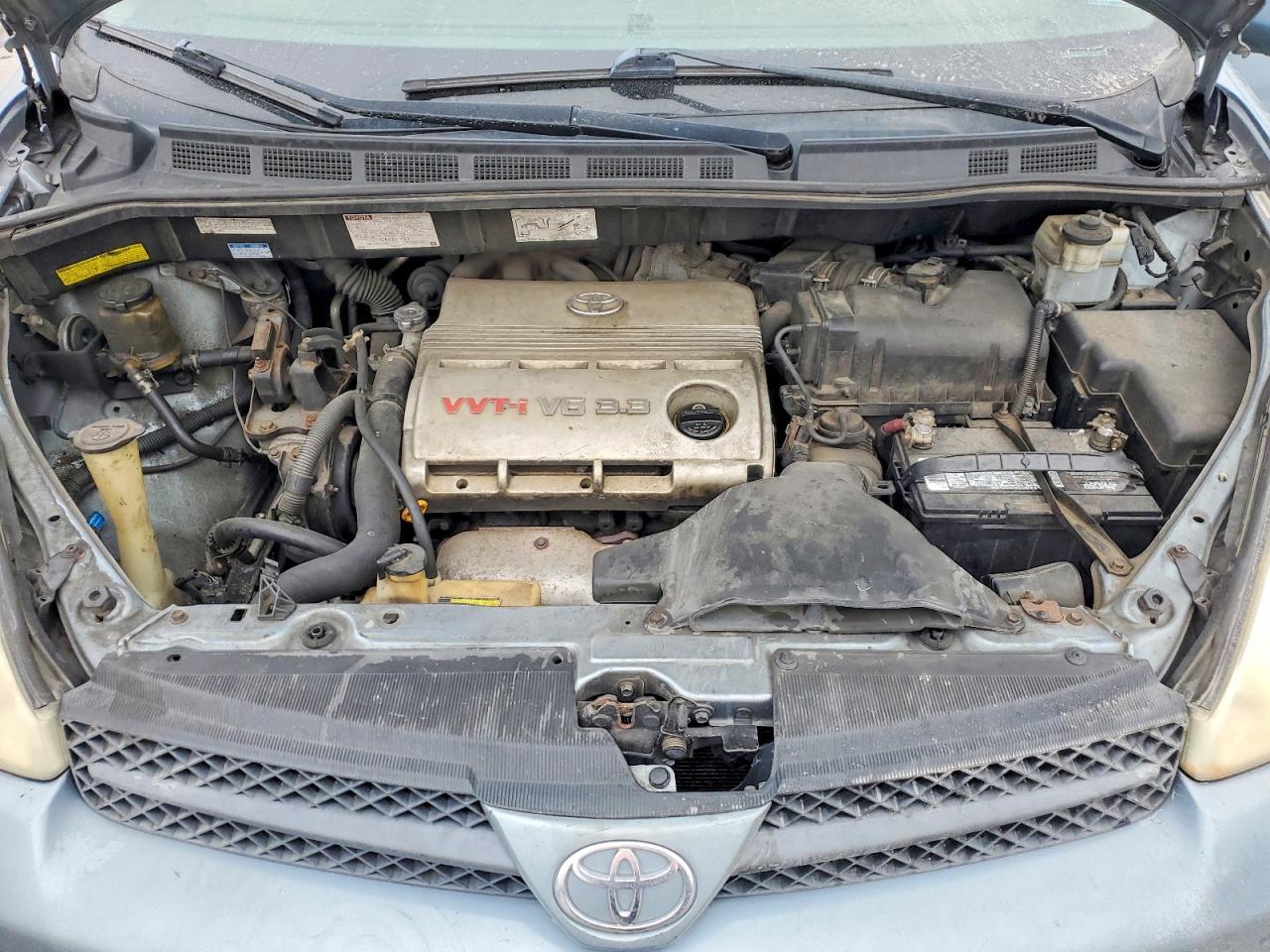 2004 TOYOTA SIENNA