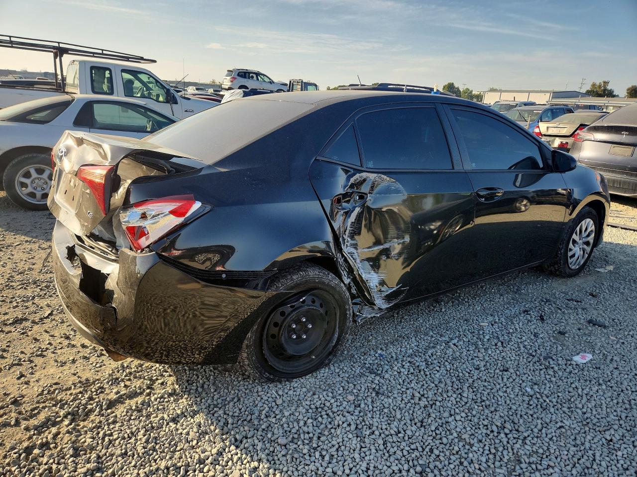 2017 TOYOTA COROLLA