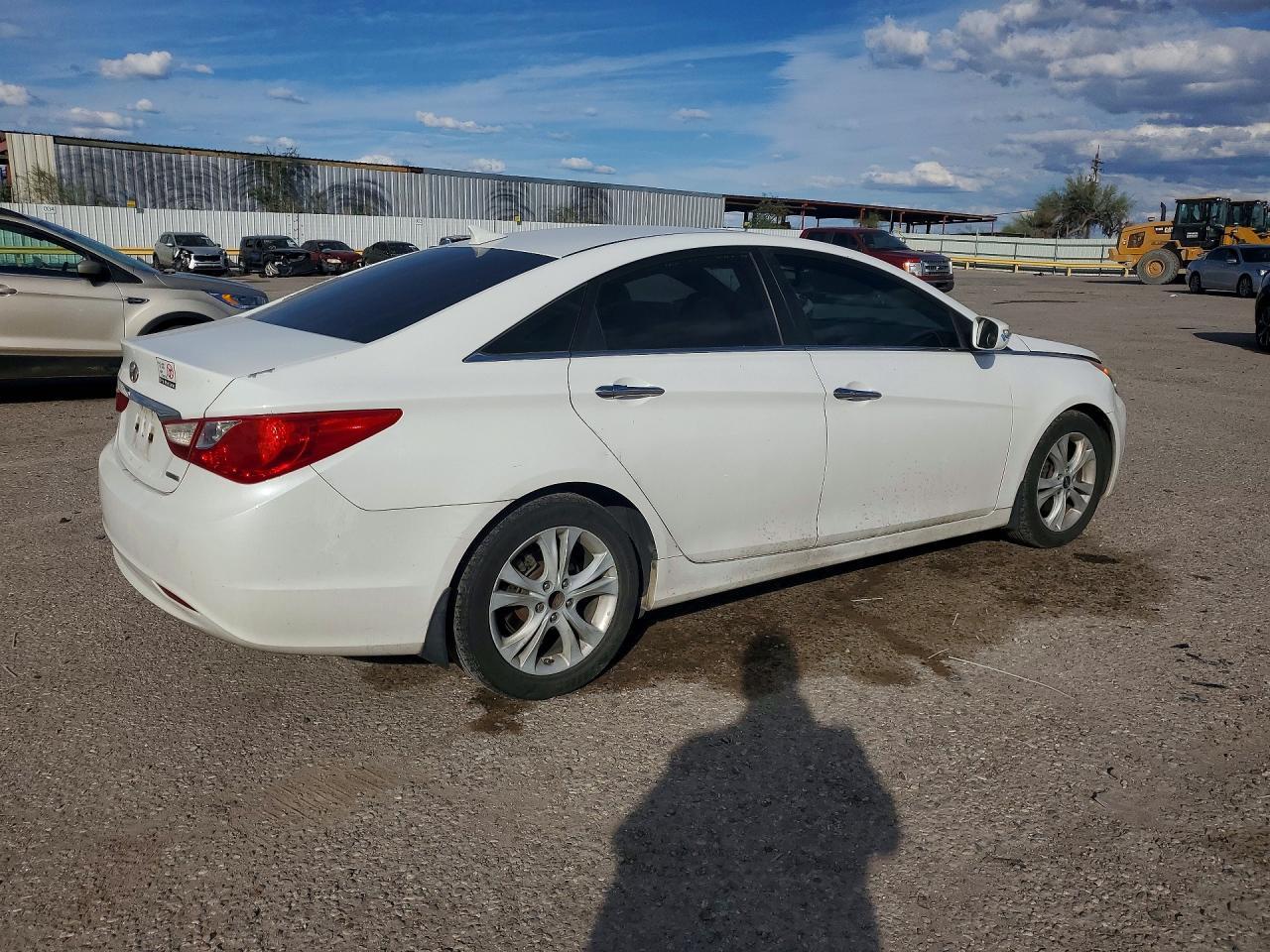 2011 HYUNDAI SONATA
