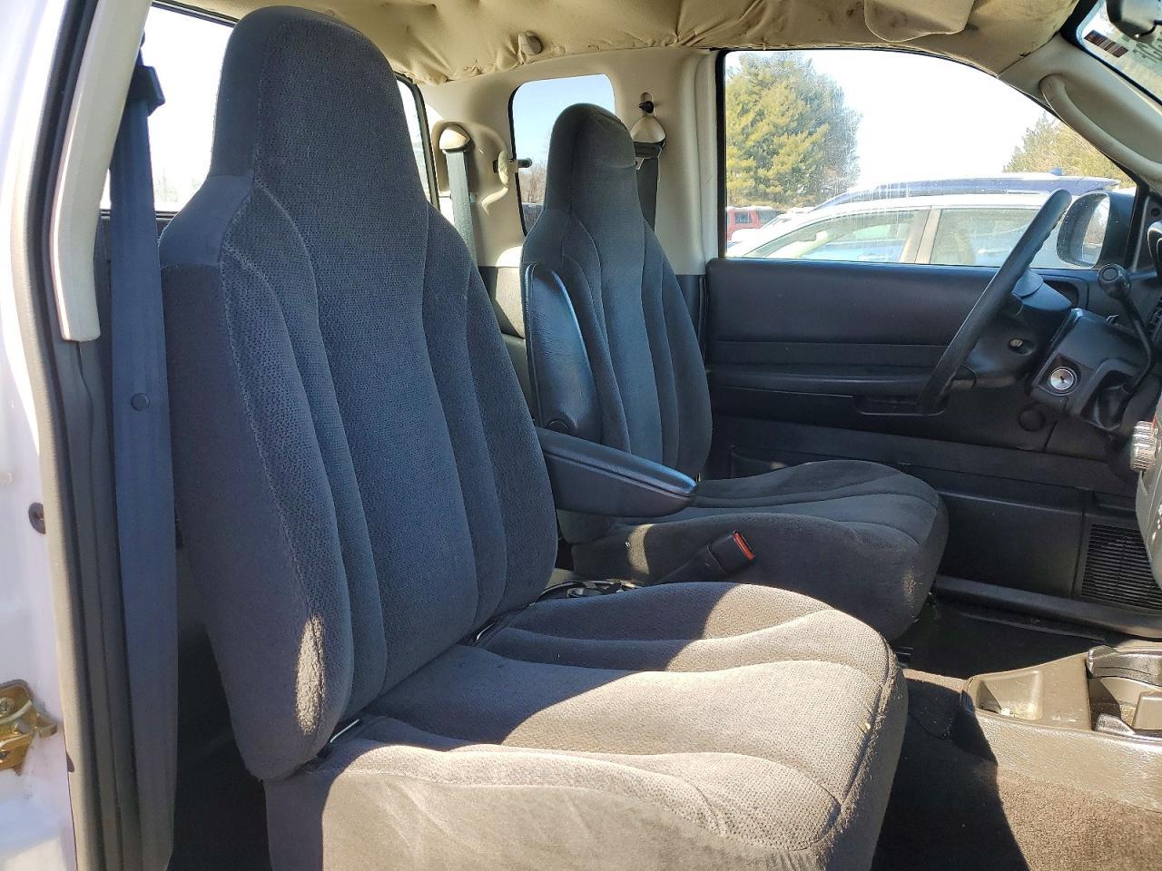 2004 DODGE Dakota