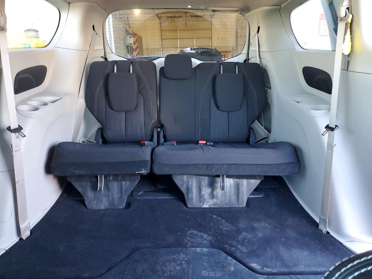 2023 CHRYSLER Voyager