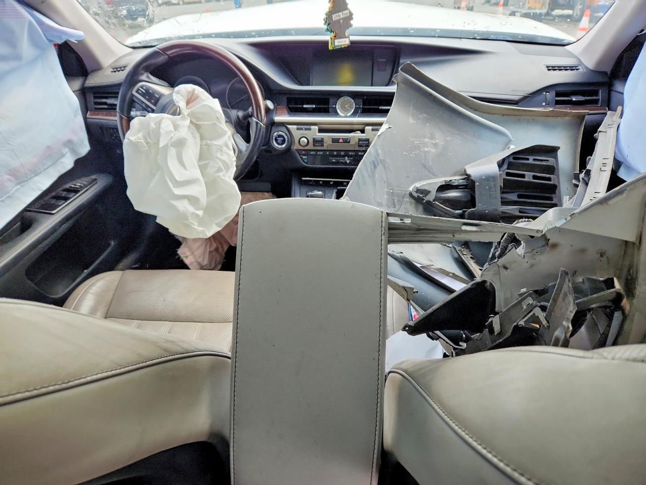 2017 LEXUS ES 300H