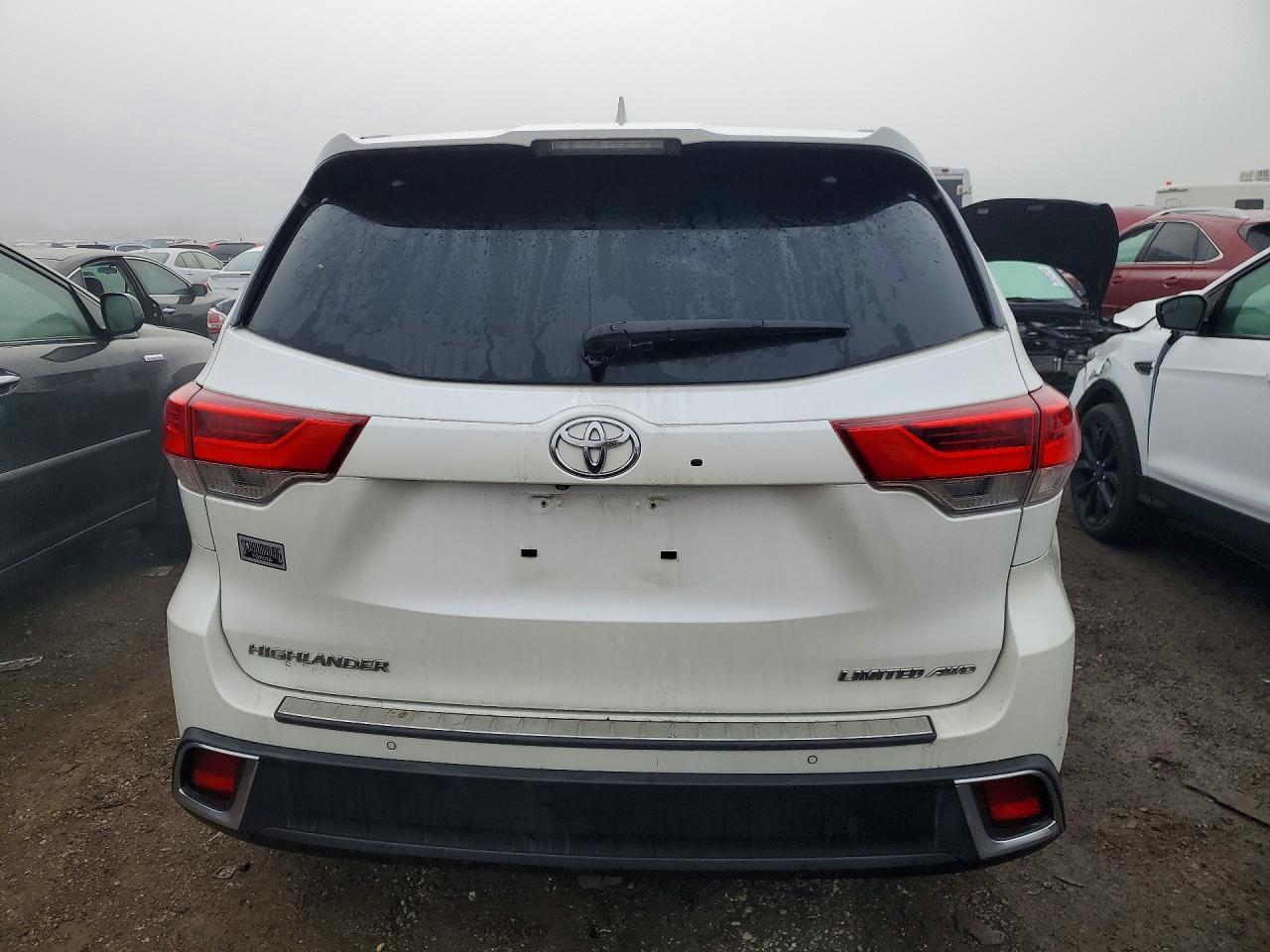 2017 TOYOTA HIGHLANDER