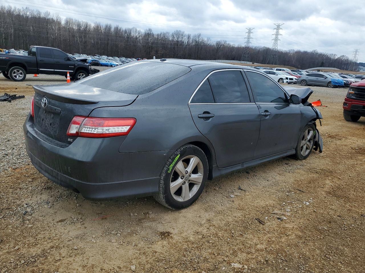 2011 TOYOTA CAMRY