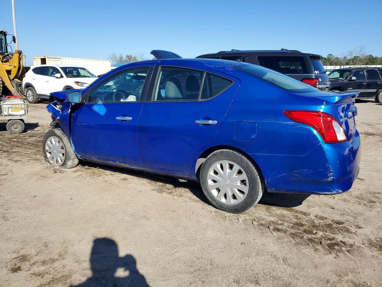 2017 NISSAN VERSA