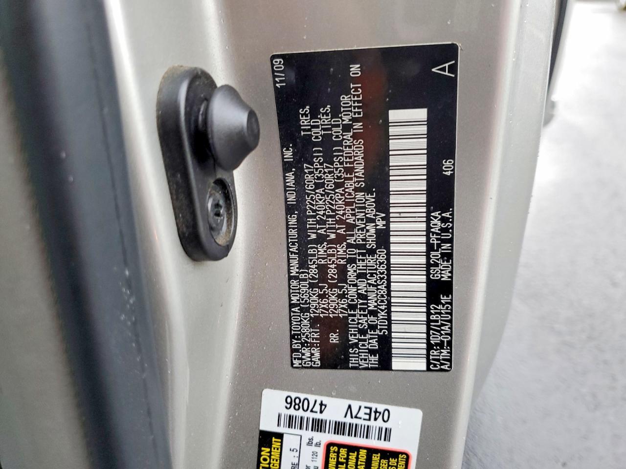 2010 TOYOTA SIENNA