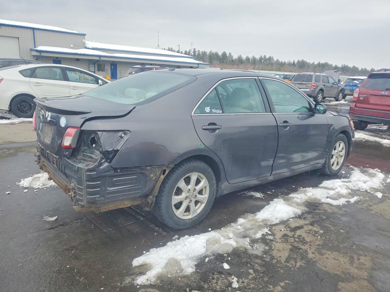 2011 TOYOTA CAMRY