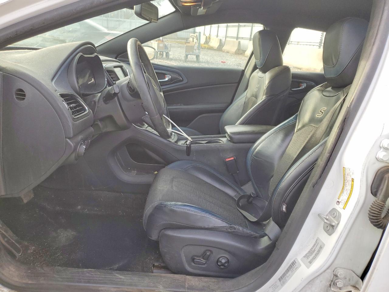 2015 CHRYSLER 200