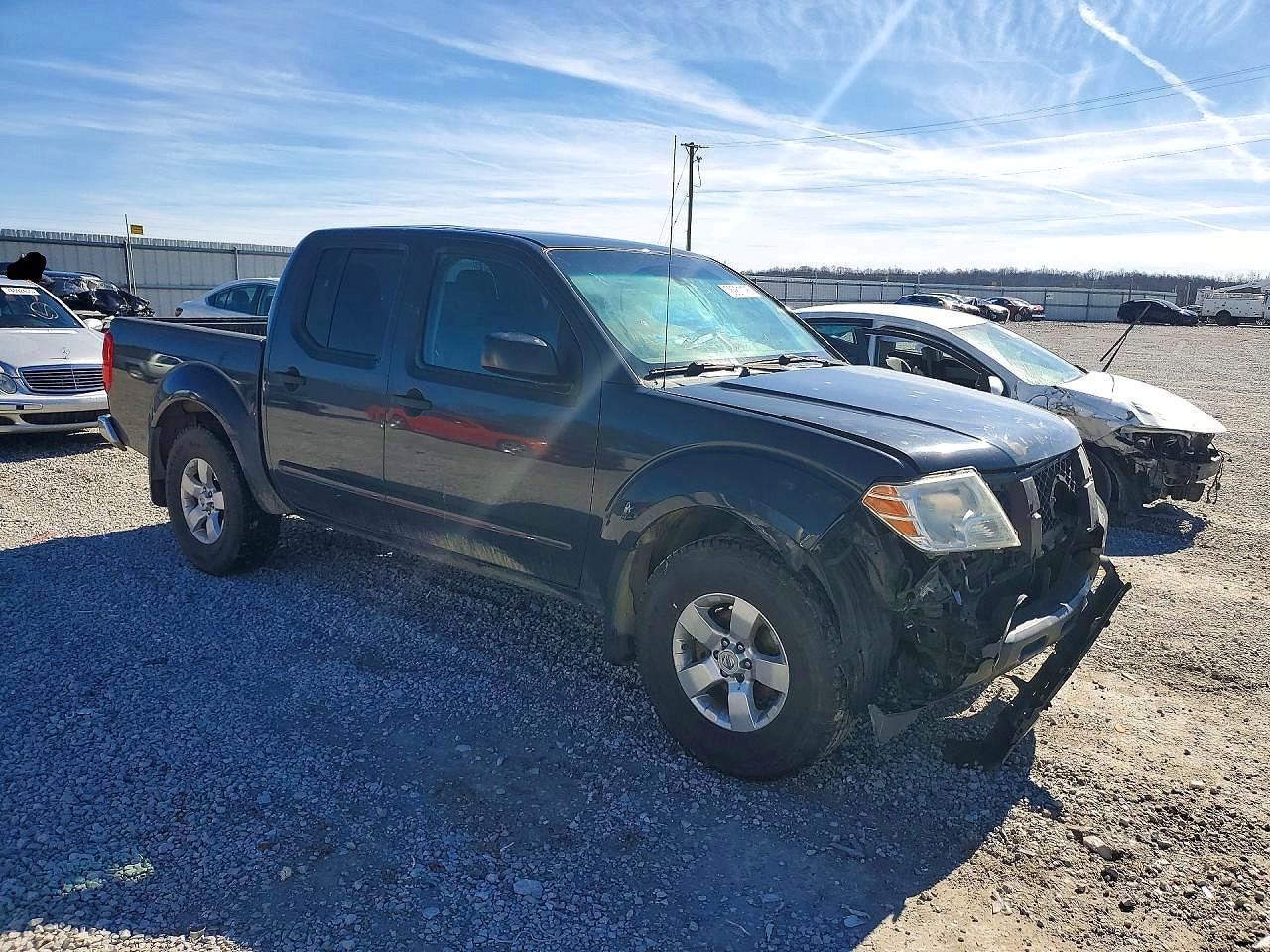 2012 NISSAN Frontier