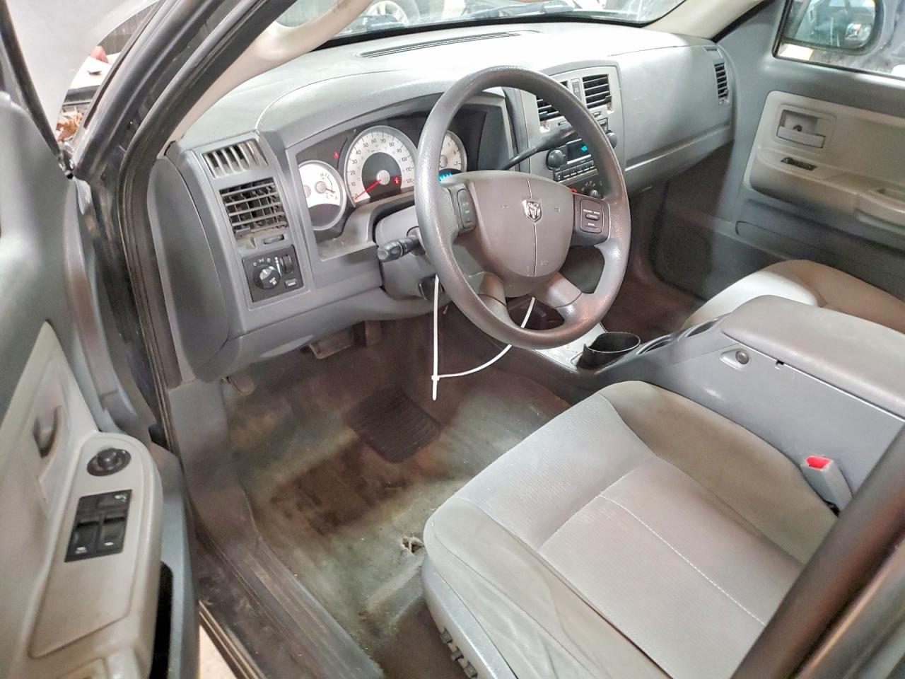 2006 DODGE Dakota