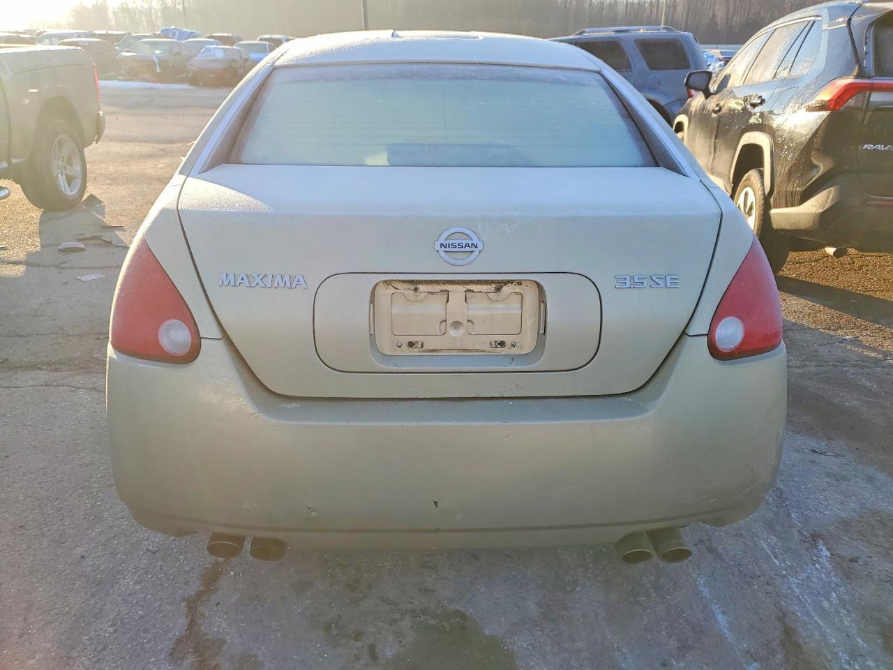 2004 NISSAN Maxima