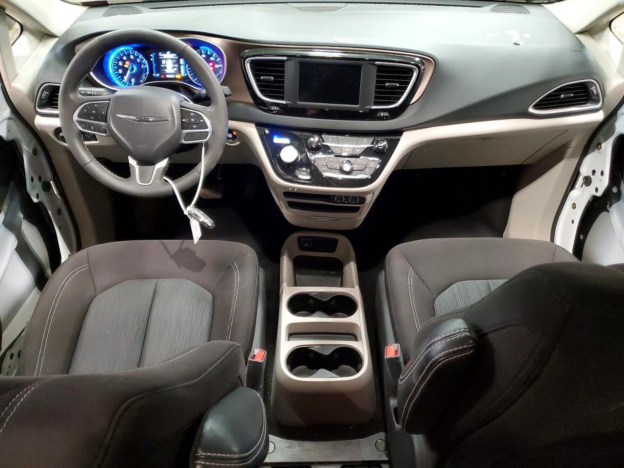 2023 CHRYSLER Voyager