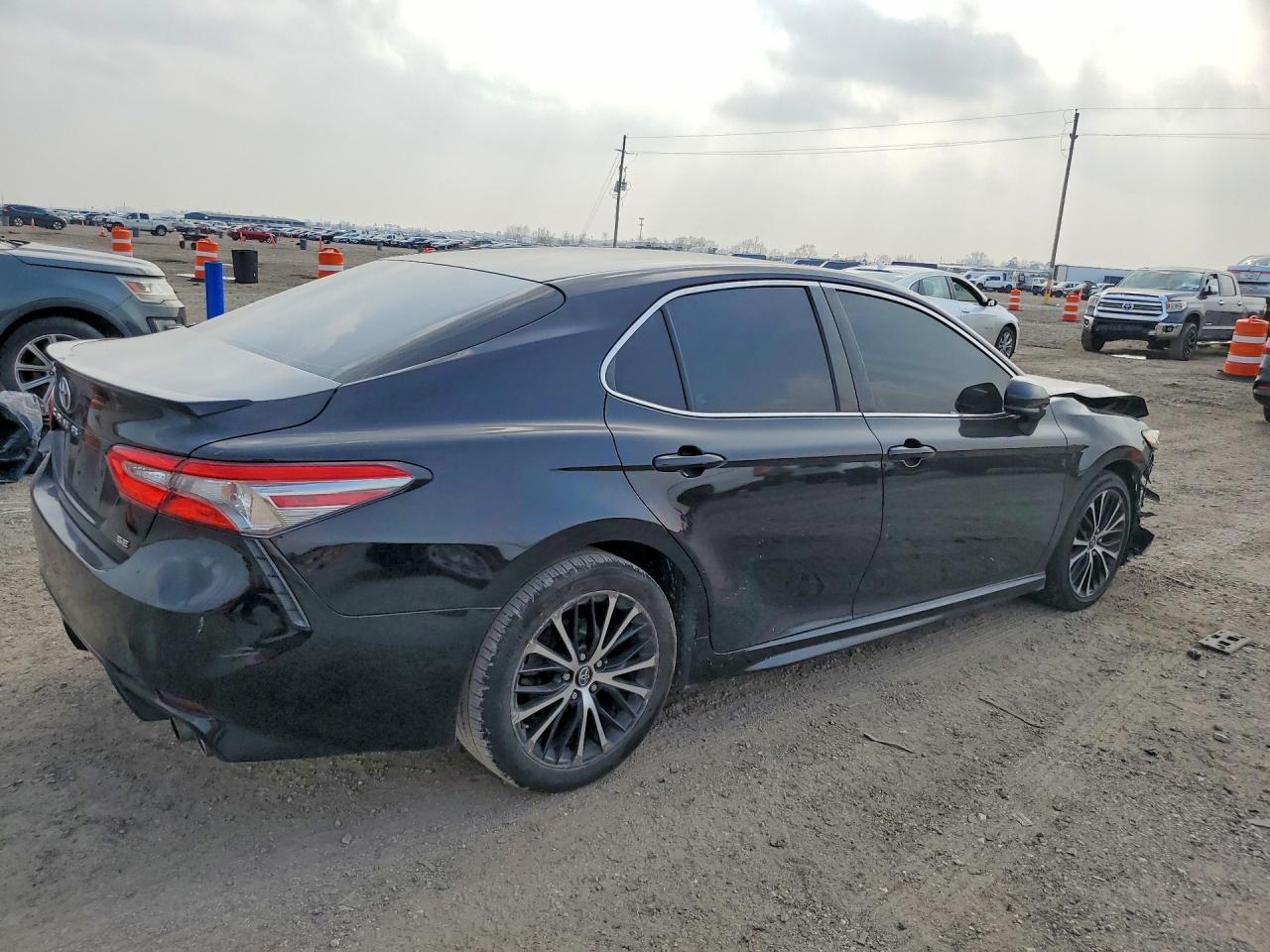 2018 TOYOTA CAMRY