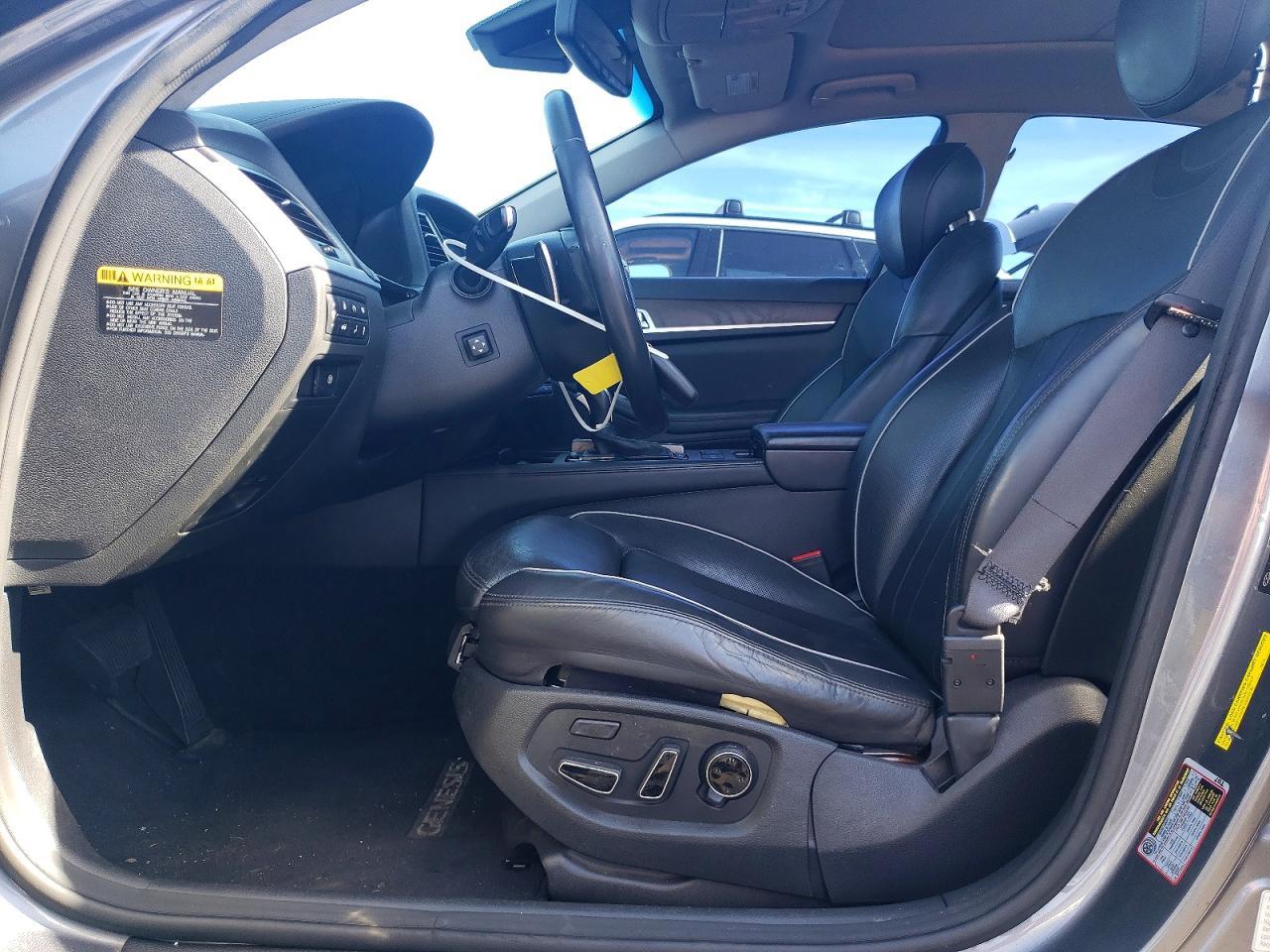 2015 HYUNDAI GENESIS