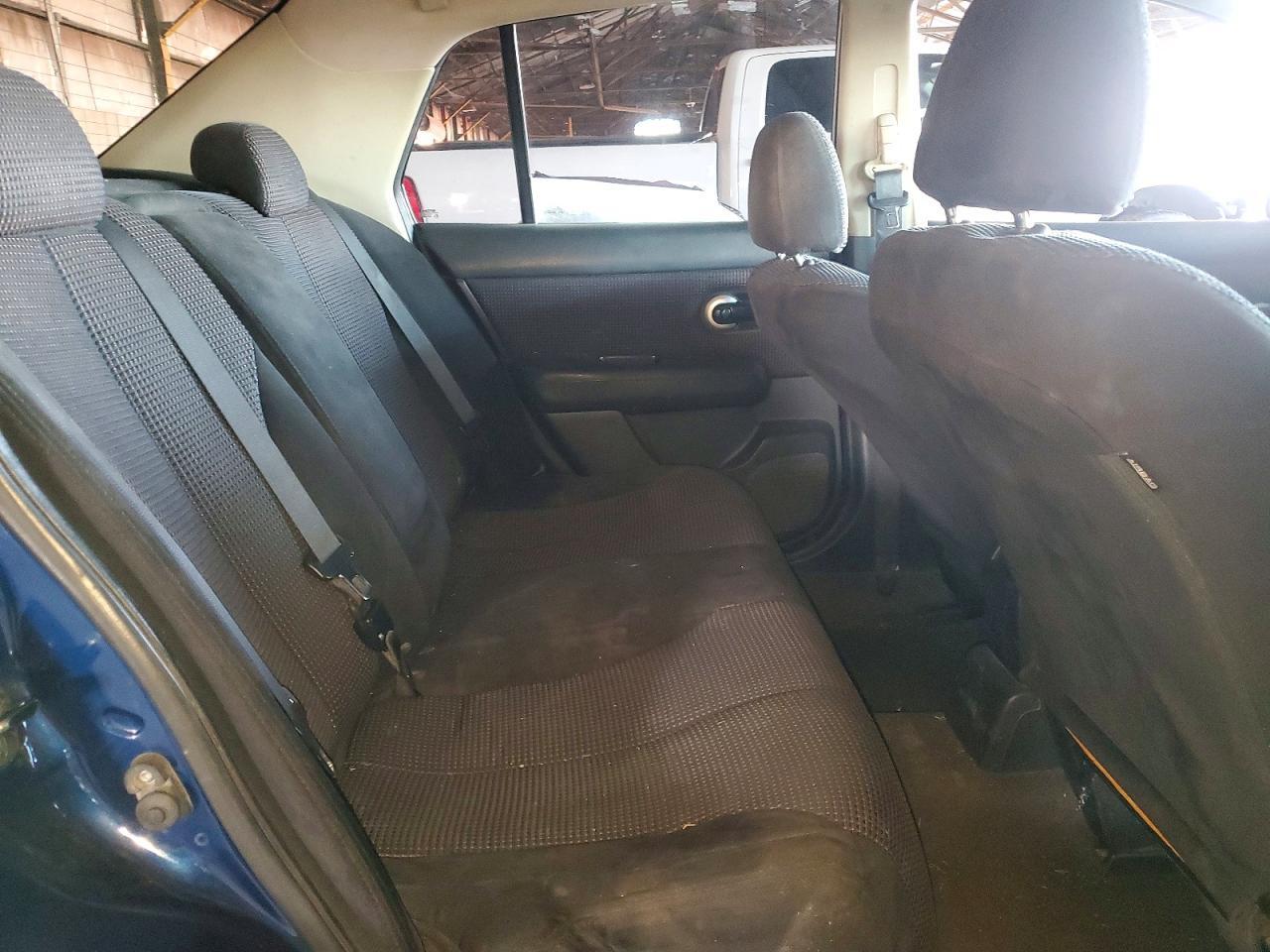 2011 NISSAN VERSA