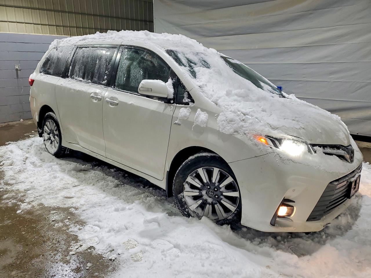 2019 TOYOTA SIENNA