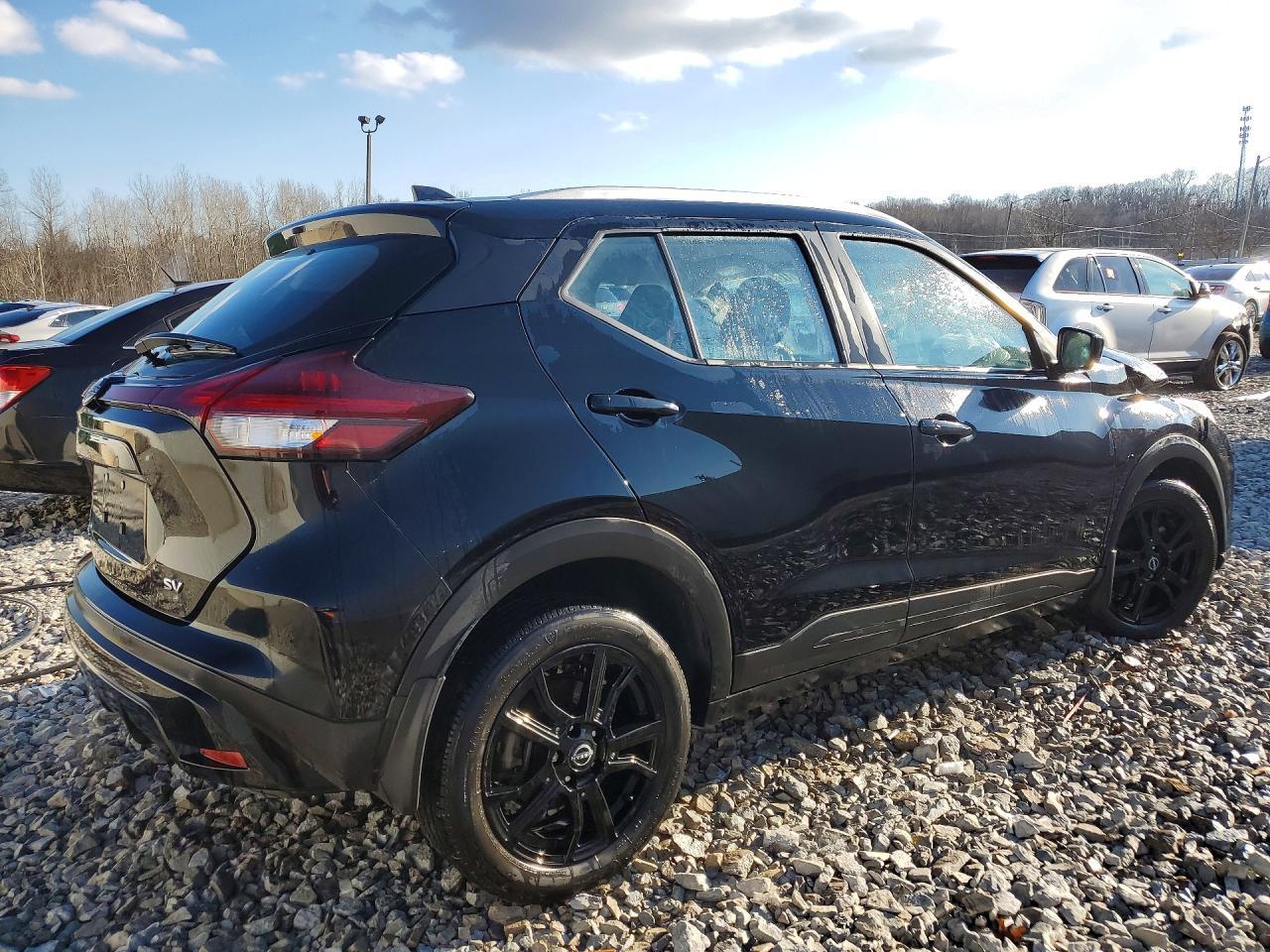 2023 NISSAN KICKS