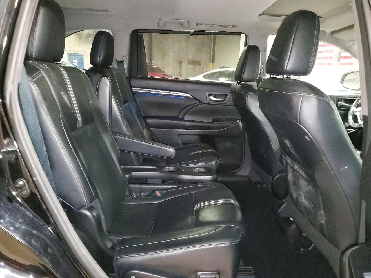2017 TOYOTA HIGHLANDER