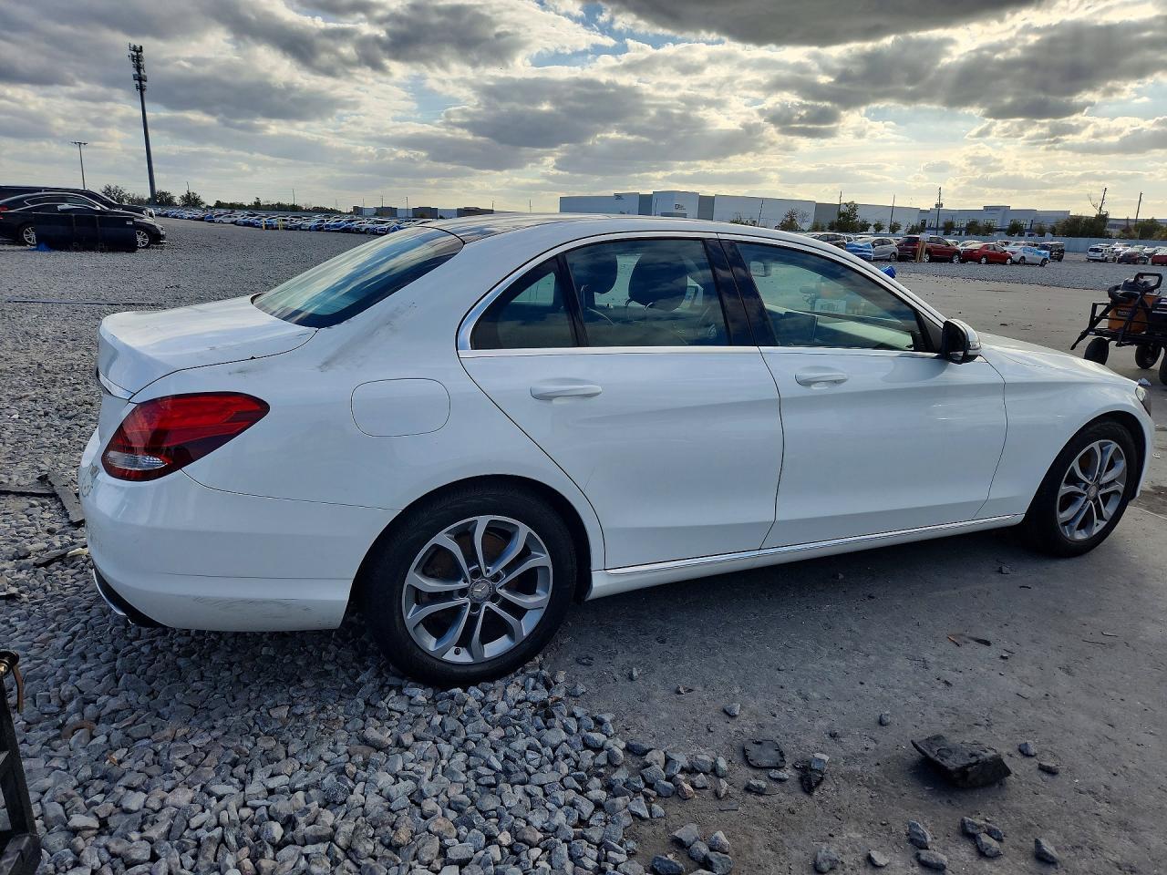 2016 MERCEDES-BENZ C-CLASS