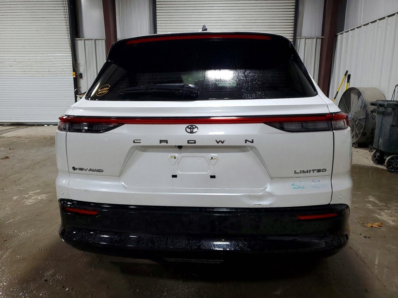 2025 TOYOTA Crown
