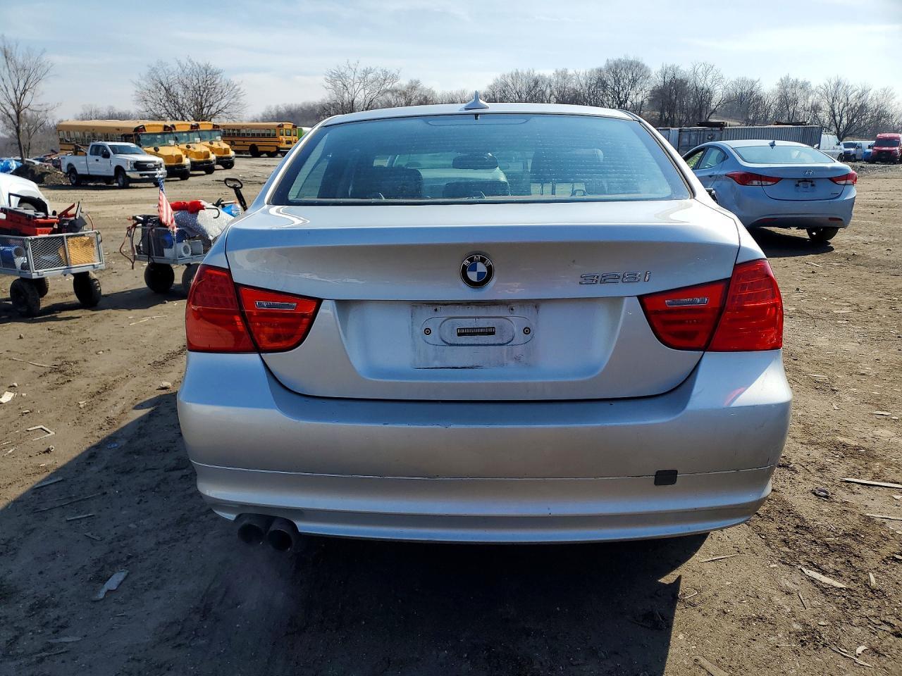 2011 BMW 3 SERIES