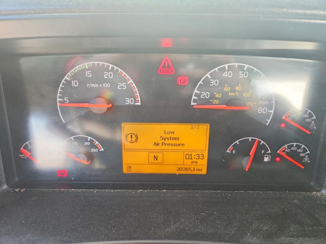 2007 VOLVO Vn