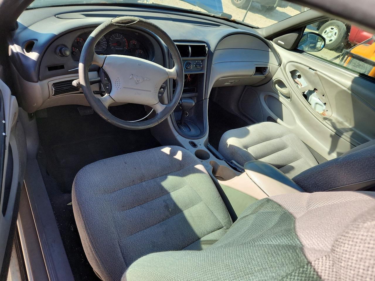 2001 FORD MUSTANG