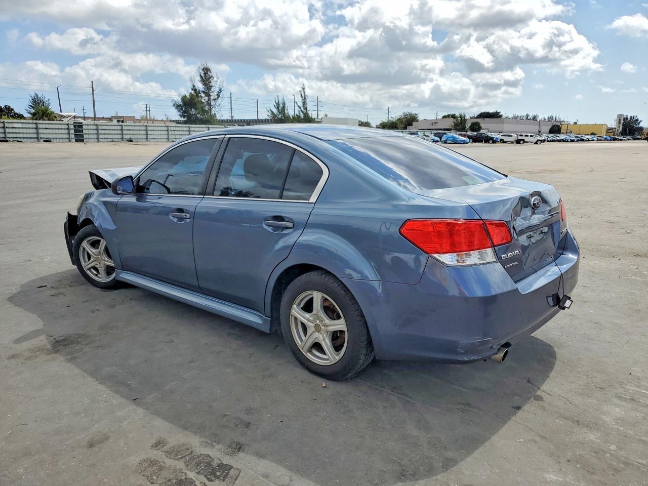 2013 SUBARU Legacy