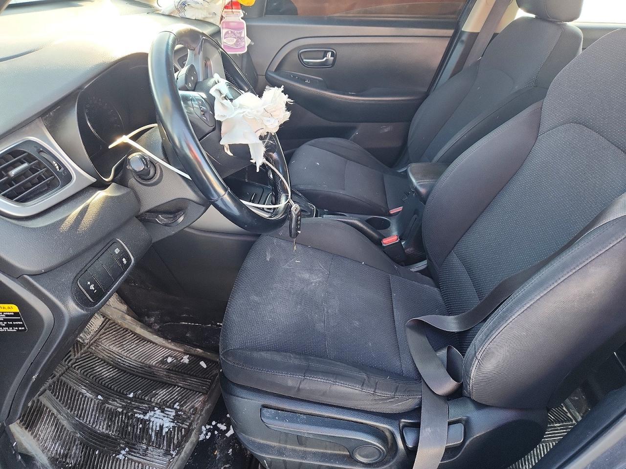 2014 KIA RONDO