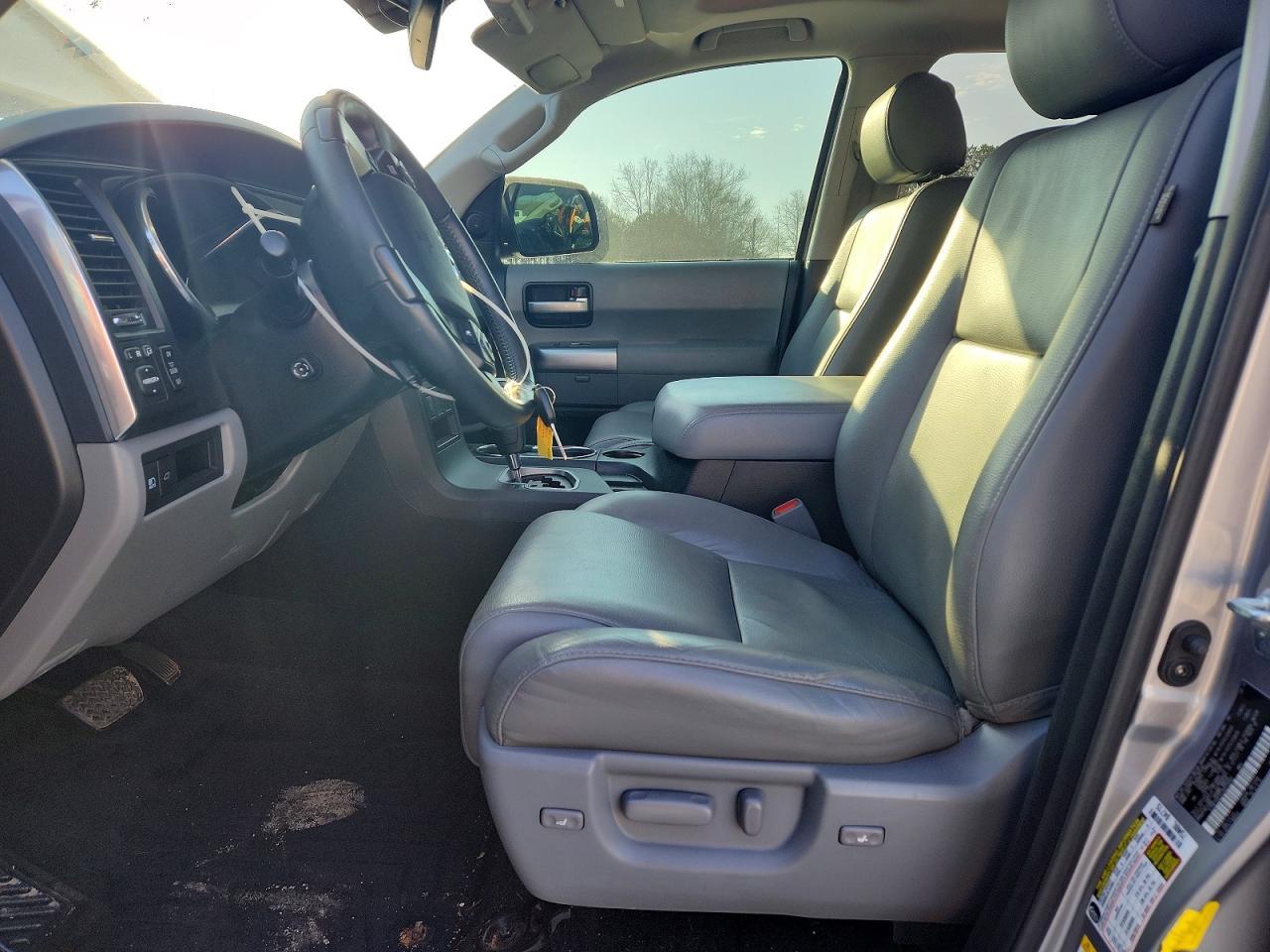 2018 TOYOTA Sequoia
