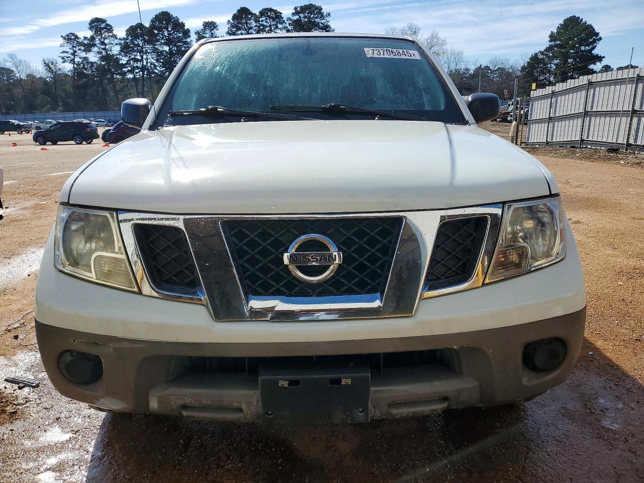 2015 NISSAN Frontier