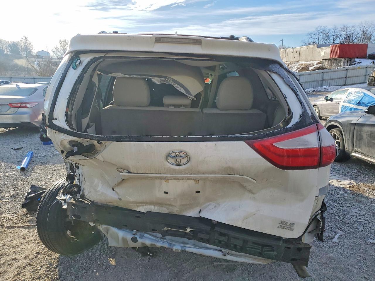 2018 TOYOTA SIENNA