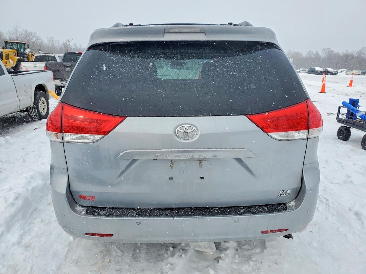 2014 TOYOTA SIENNA