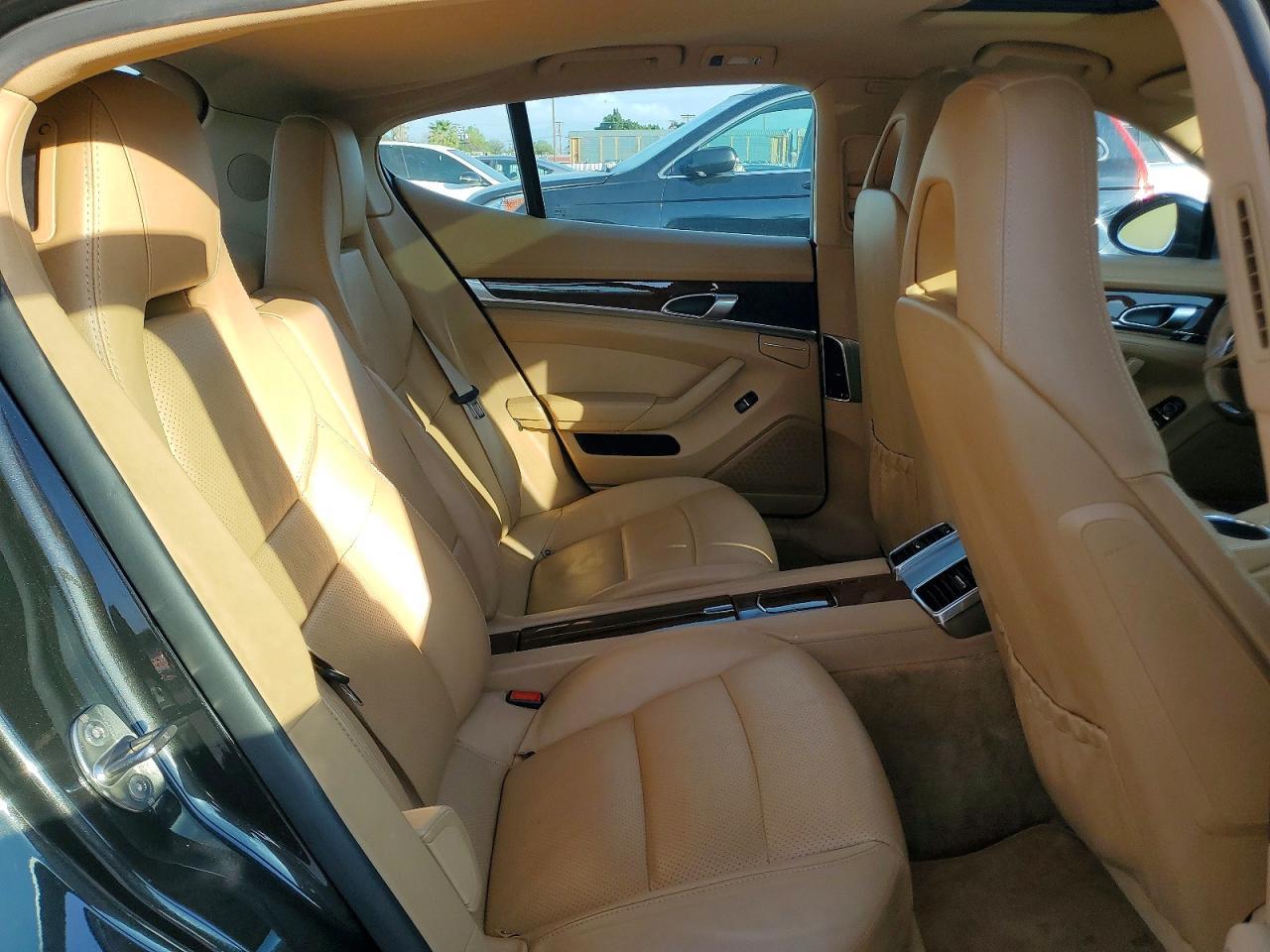 2011 PORSCHE Panamera