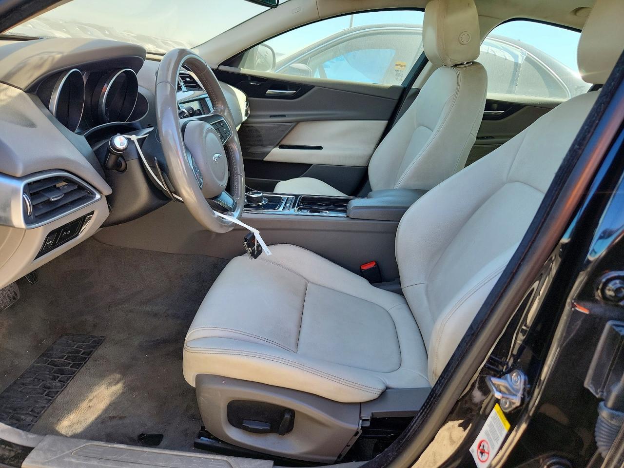 2018 JAGUAR XE