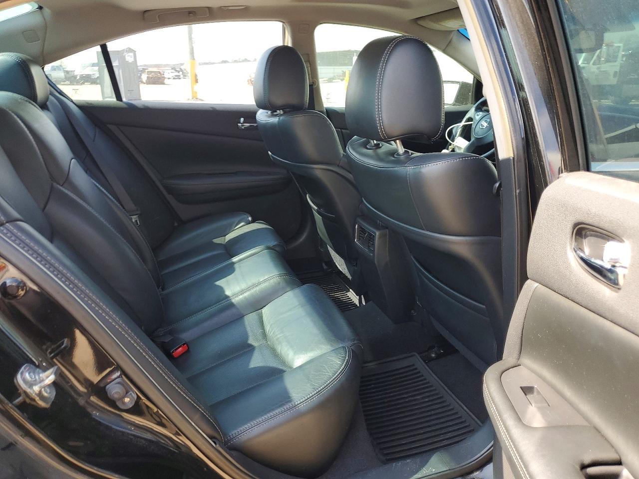 2014 NISSAN Maxima