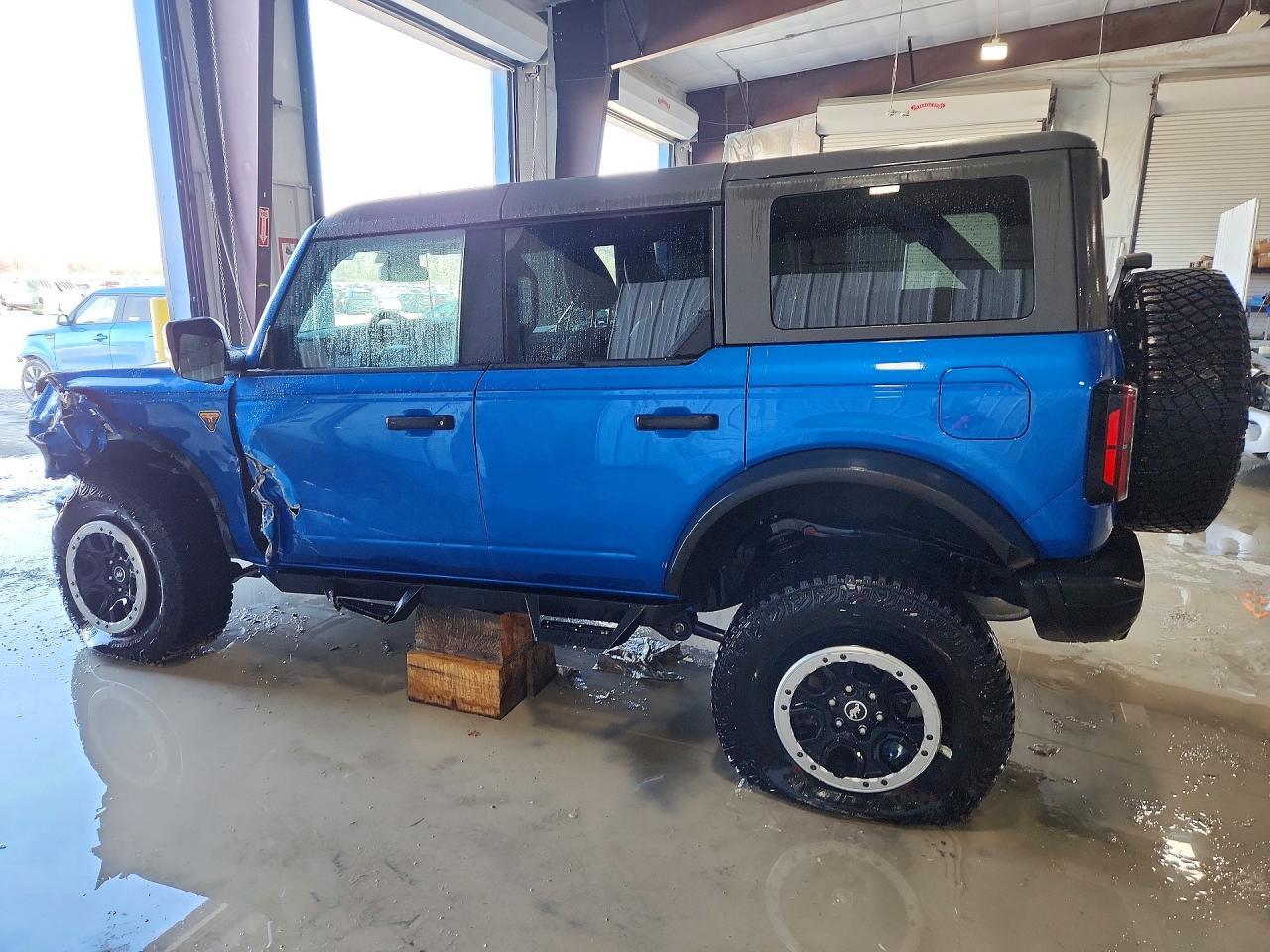 2024 FORD Bronco
