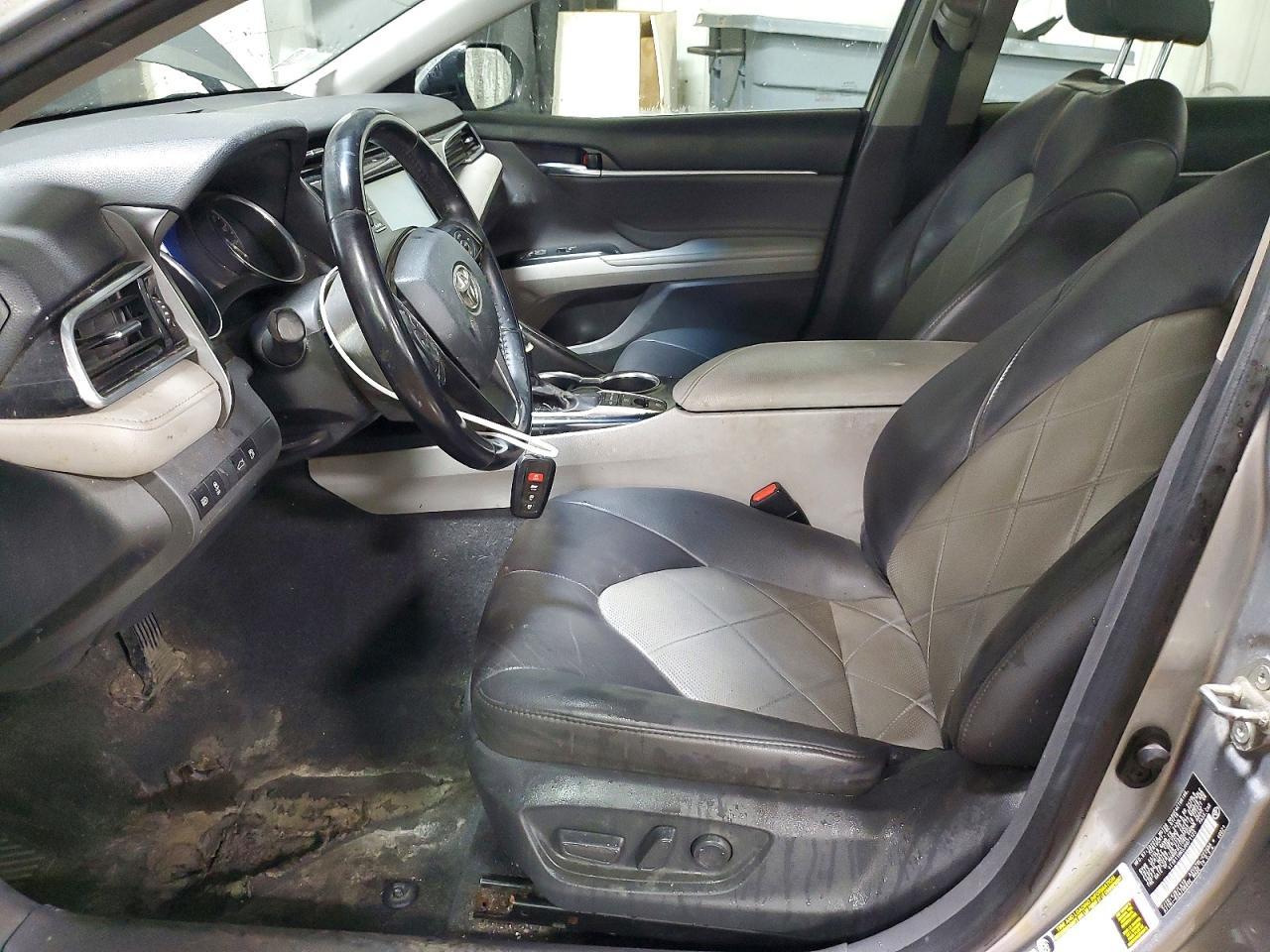 2018 TOYOTA CAMRY