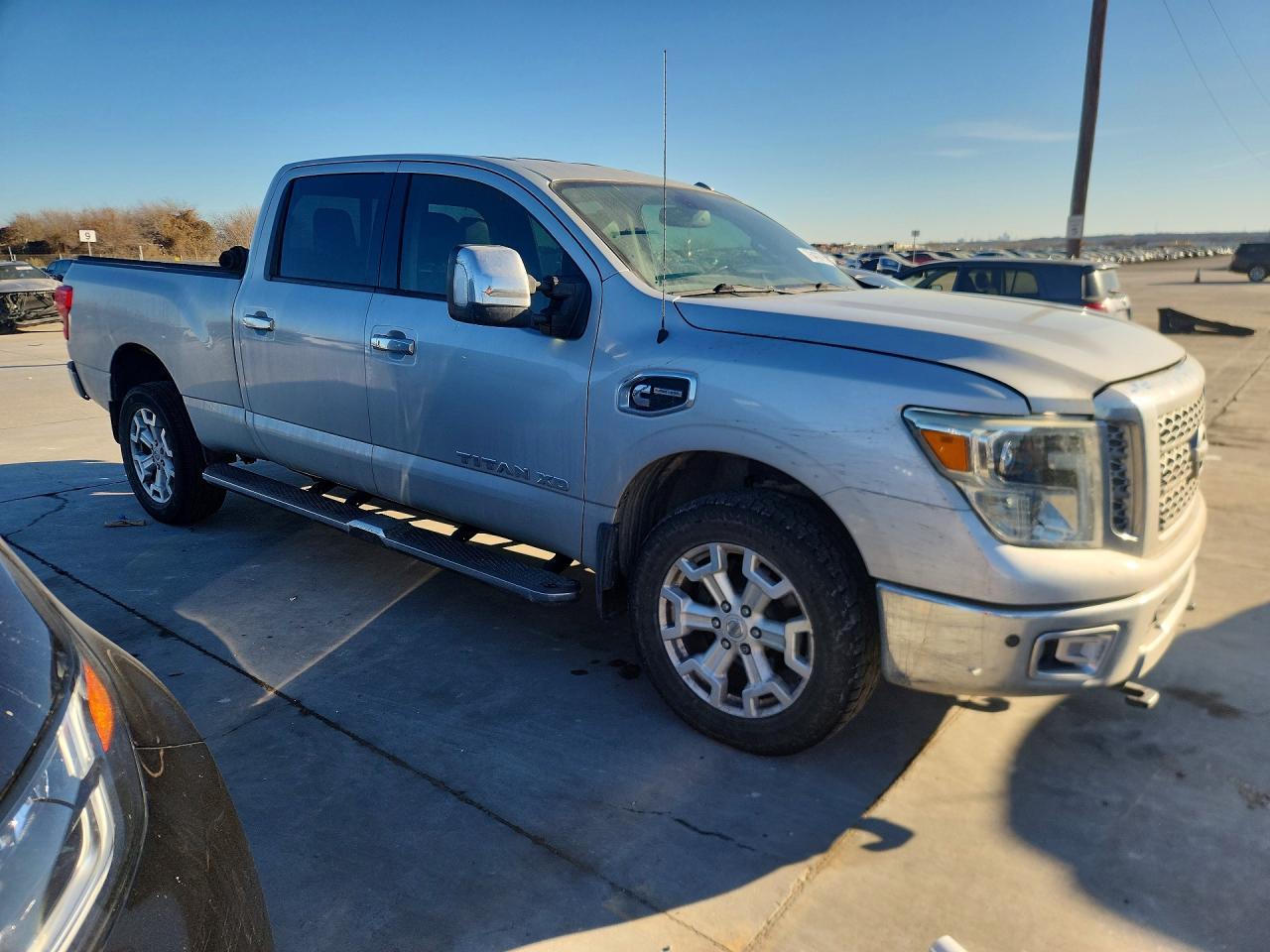 2016 NISSAN Titan